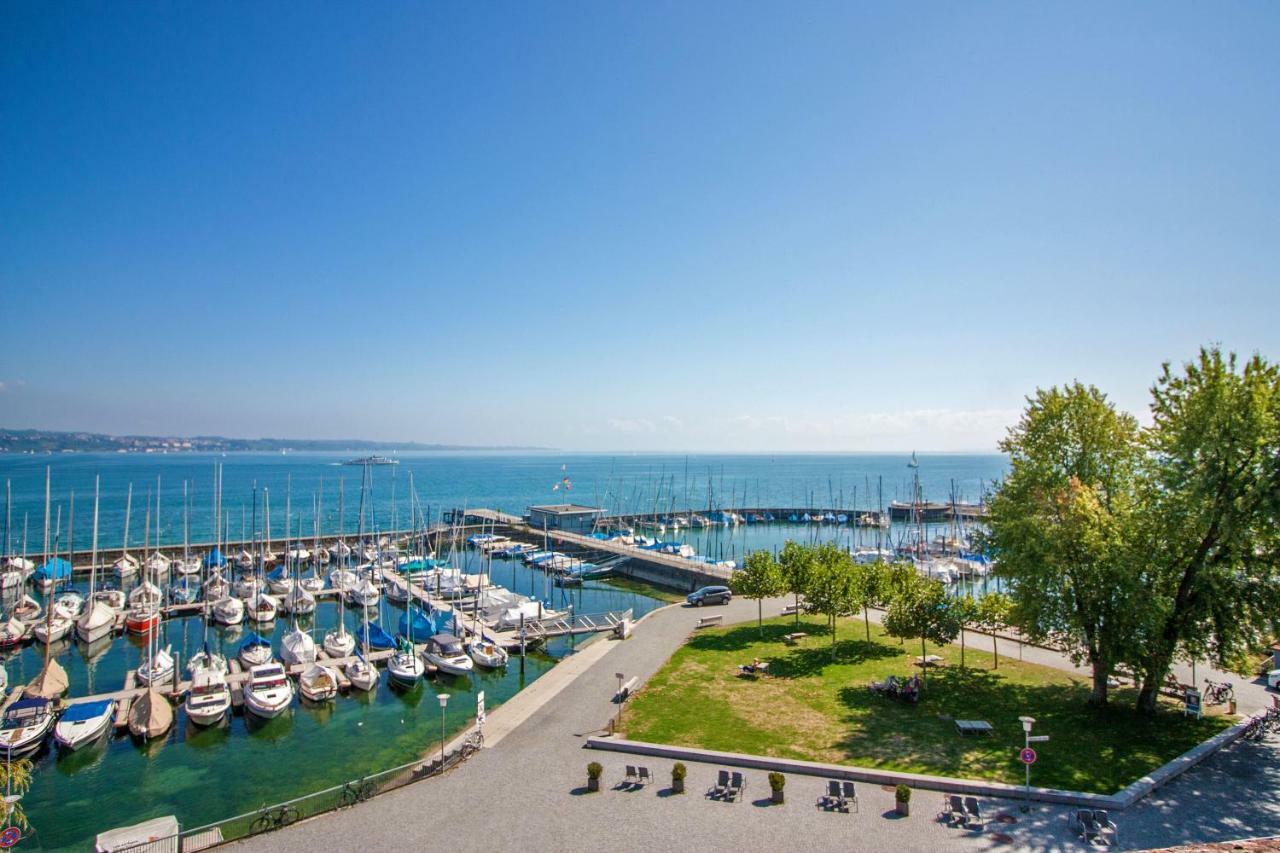 Schiff Am Hotel